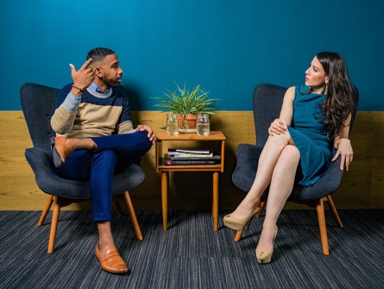 Business Seller Psychology: How To Navigate Emotions, Build Trust, and Close Deals